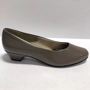 Soft Style Women’s Angel II Pumps, Size 7 EW